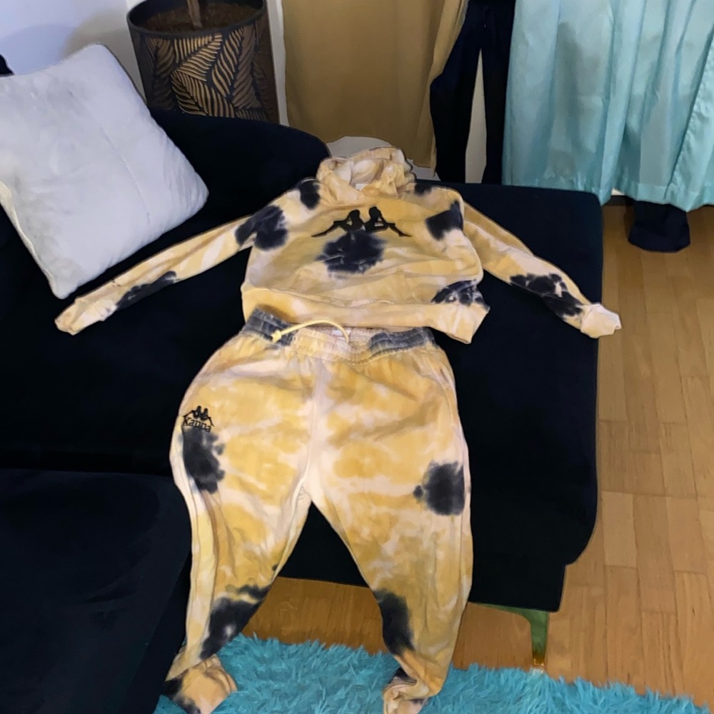 Worn sweatsuit in Good condition